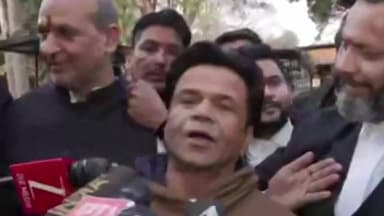 नजफगढ़: चेक बाउंस मामले में हाई कोर्ट से अंतरिम जमानत मिलने के बाद अभिनेता राजपाल यादव तिहाड़ जेल से बाहर आए