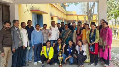 कस्बा: बेहतर प्रदर्शन करने वाले खिलाड़ियों को किया गया सम्मानित