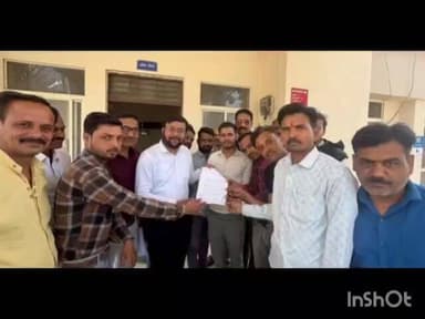 गैरतगंज: नाली निर्माण के चलते गेहूंरास रोड बंद, दुकानदारों ने सौंपा ज्ञापन