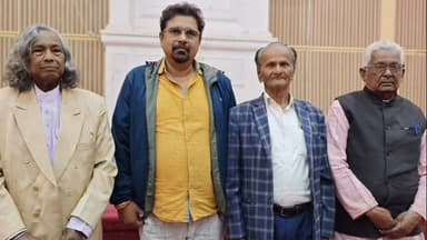 कैरो: लोहरदगा के फिल्म निर्माता लाल विजय नाथ शाहदेव ने पद्मश्री कलाकारों से की भेंट, नागपुरी संगीत संरक्षण पर हुई चर्चा