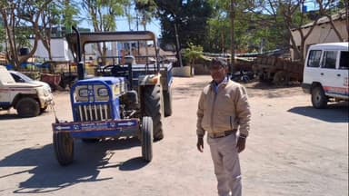 कुडू: लोहरदगा में अवैध बालू-पत्थर खनन पर खनन विभाग की बड़ी कार्रवाई, पांच ट्रैक्टर जब्त, कारोबारियों में हड़कंप