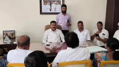 குன்னூர்: "தமிழ்நாடு தலைகுனியாது" முக்கிய பிரமுகர்கள் சந்திப்பு குறித்து குன்னூர் தொகுதி நகர ஒன்றிய பேரூர் செயலாளர்கள் கூட்டம்