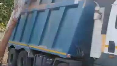 जयसिंहनगर: चरहेट: एसडीएम ने अवैध रेत परिवहन करते दो हाइवा किए ज़ब्त, की कार्रवाई