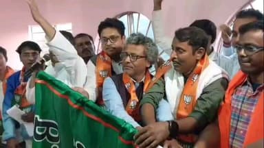 ময়না: তৃণমূল কংগ্রেসের ভাঙ্গন, প্রাক্তন বিধায়ক সহ কলেজের ৩জন শুভেন্দু অধিকারী ও বিধায়কের হাত ধরে BJPতে যোগদান