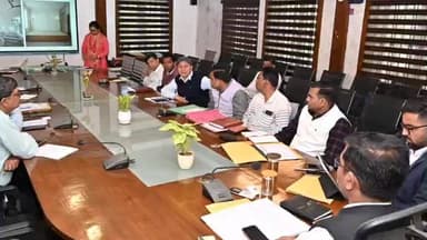 किस्को: उपायुक्त डॉ. ताराचंद ने एससीए एवं नीति आयोग अवार्ड मनी योजनाओं की समीक्षा की, लंबित कार्य जल्द पूरा करने का निर्देश दिया