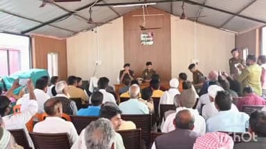 फरेंदा: पुरन्दरपुर थाने में DIG की अध्यक्षता में पीस कमेटी की बैठक आयोजित की गई