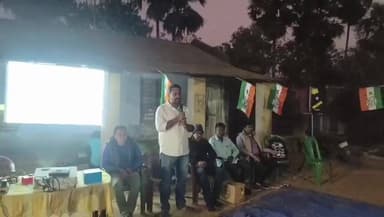 গড়বেতা ৩: চন্দ্রকোনারোড শহর সংলগ্ন ডুকিতে তৃণমূলের "উন্নয়নের পাঁচালী" কর্মসূচি