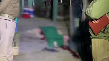 বইটামাৰী: বইটামাৰীৰ ৰঘুনন্দনপুৰত চাঞ্চল্যকৰ হত্যাকাণ্ড, ৰক্তাক্ত অৱস্থাত উদ্ধাৰ এজনৰ মৃতদেহ, আৰক্ষীৰ দল উপস্থিত