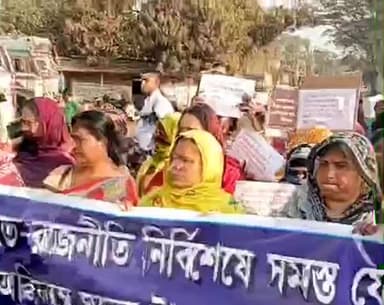 ভাঙড় ২: ভাঙ্গড়ে শওকত মোল্লার বিরুদ্ধে জমি কমিটির প্রতিবাদ মিছিল,দাবি যোগ্য প্রাপক দের অবিলম্বে ঘরের টাকা প্রদান করতে হবে