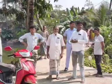 ক্যানিং ২: পারিবারিক সমস্যা এবং রাস্তা সংস্কারের বিষয়কে কেন্দ্র করে বিশৃঙ্খলাকে সমাধান করলেন বোদরা অঞ্চল সভাপতি