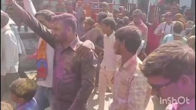 सिकंदराराऊ: खिटोली में खाटू श्याम और शनि देव की मूर्ति की प्राण प्रतिष्ठा में ग्रामीणों ने गुलाल उड़ाते हुए धूमधाम से कराया भ्रमण