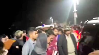 ভাঙড় ১: ভাঙ্গড়ে রাস্তা রিপিয়ারিং এর কাজে ব্যবহৃত বিটুমিন ড্রাম ব্লাস্ট হয়ে আহত চার শিশু
#breakingnews