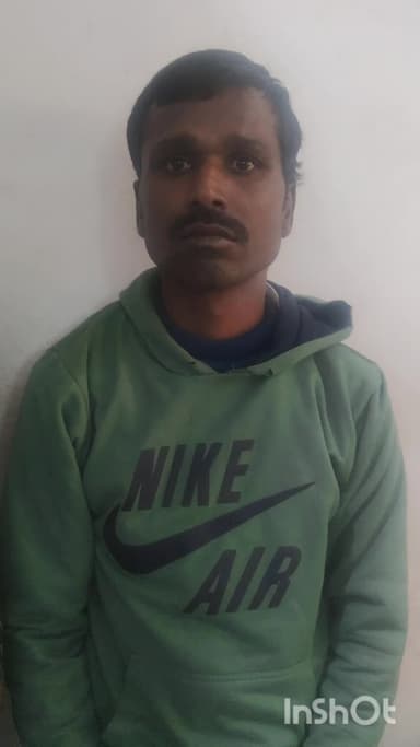 मुरलीगंज: हरिपुर तीनकोनेमा गांव से फरार वारंटी शराब कारोबारी मजे रजक को पुलिस ने किया गिरफ्तार, न्यायालय में पेश