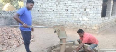 कोलेबिरा: करमटोली स्कूल में खराब चापानल हुआ ठीक, विद्यार्थियों को मिली राहत