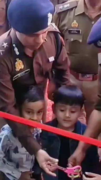 सफीपुर: IG किरण पंत ने सफीपुर कोतवाली का निरीक्षण किया, नन्हे फरिश्ते कक्ष का उद्घाटन कर व्यवस्थाएं जांचीं