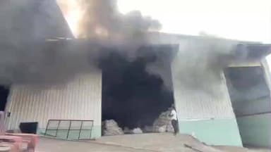 சிங்கம்புனரி: சிங்கம்புணரியில் தென்னை நார் தொழிற்சாலையில் தீ விபத்து – பல லட்சம் மதிப்பிலான இயந்திரங்கள், நார் பொருட்கள் சேதம்