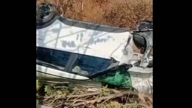 उमरेड: धुरखेडा येथे चालकाला डूलकी लागल्याने चारचाकी उलटली,थोडक्यात बचावला चालक