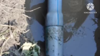 ফলতা: বঙ্গ নগর এলাকায় পানীয় জলের পাইপলাইন ফেটে গিয়ে বিপত্তি ঘটনাস্থলে জনস্বাস্থ্য কারিগরি দপ্তরের কর্মীরা