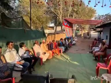 बकावंड: पाउरबेल में बस्तर विधायक लखेश्वर बघेल ने दस गात्र कार्यक्रम में शामिल होकर श्रद्धांजलि अर्पित की