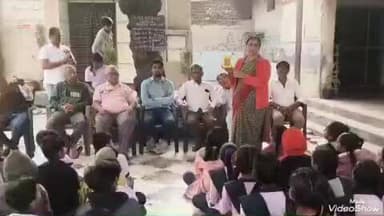 સિહોર: રાજ્ય સરકાર દ્વારા 6 થી 12 ધોરણ સુધીમાં શ્રીમદ ભાગવત ગીતા ના અધ્યાય ભણાવવાનુ ઘા ઘળી ખાતે ભાગવત ગીતાનું વિતરણ