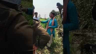 सागौन लकड़ी वनकर्मियों की मिलीभगत से डिपो न भेजकर अन्यत्र परिवहन कर दी गई।