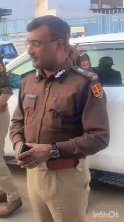 तिजारा: खुशखेडा में अवैध पटाखा बनाने वाली फैक्ट्री में लगी आग के बाद मंगलवार को आईजी ने किया घटनास्थल का निरीक्षण