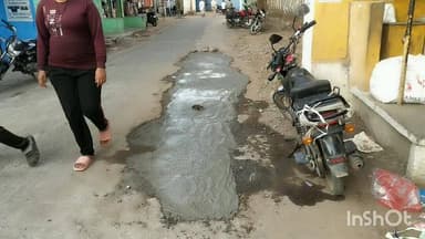 मालथोन: मालथौन में पब्लिक ऐप की खबर का असर, सड़क के गड्ढों की हुई मरम्मत, लोगों ने ली राहत की सांस