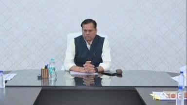 धमधा: संभाग स्तरीय समीक्षा बैठक में कृषि एवं शिक्षा पर जोर दिया गया