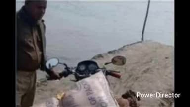 बरारी: सेमापुर थाना पुलिस ने आमतुली घाट पर 125 लीटर अवैध देशी शराब और बाइक ज़ब्त की, जाँच शुरू