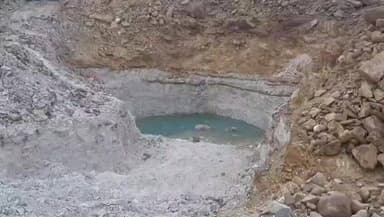 મુળી: મુળી પંથકમાં સફેદ માટીનું ખનન થતું હોવાની રાવ