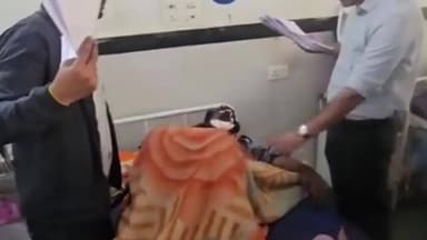 नौगांव: नौगांव में घायल युवक की जेब से मोबाइल और ₹10 हजार निकालने का एंबुलेंसकर्मियों पर आरोप