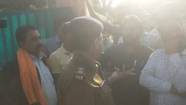 करणी सेना के साथ किसानों का केवलारी SDM ऑफिस घेराव, नहर बंद होने से फसलें बर्बाद
#केवलारी
#सिवनी
#किसान_प्रदर्शन
#नहर_प...