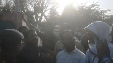 करणी सेना के साथ किसानों का केवलारी SDM ऑफिस घेराव, नहर बंद होने से फसलें बर्बाद
#केवलारी
#सिवनी
#किसान_प्रदर्शन
#नहर_प...