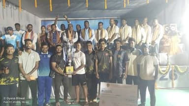 ବାଲେଶ୍ଵର ଆଦର୍ଶ ସ୍ପୋର୍ଟିଂ କୁ ହରାଇ କୋଣାର୍କ କପ୍ ଚାମ୍ପିଅନ ଆଖ୍ୟା ଅର୍ଜନ କଲା କଟକ ରାଇଜିଂ ଷ୍ଟୁଡେଣ୍ଟ୍। ଚାମ୍ପିଅନ ଟ୍ରଫି ପ୍ରଦାନ କଲେ ...