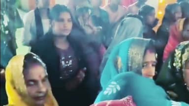 सुडौर में श्रीमद्भागवत कथा में आज गोवर्धन पूजा का भव्य प्रसंग, श्रद्धालु हुए भावविभोर
#श्रीमद्भागवत_कथा
#गोवर्धन_पूजा
#श...