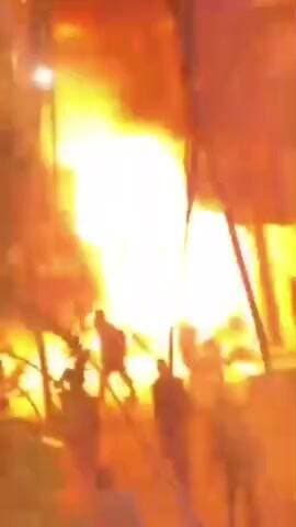 ऋषिकेश। चंद्रभागा में विश्वकर्मा चौक पर बर्तनों की दुकान में, सिलेंडर फटने से लगी आग।
#उत्तराखंड #देहरादून #ऋषिकेश