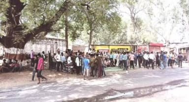 कुंडम: कुंडेश्वर धाम की बस्तियों में सीवेज समस्या से ग्रामीणों का फूटा गुस्सा, तहसीलदार को सौंपा ज्ञापन