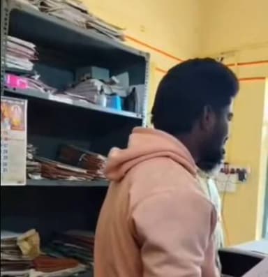 ಹರಪನಹಳ್ಳಿ: ಮನೆ ಕಟ್ಟಲು ಅನುಮತಿ ನೀಡಿಲ್ಲ ಎಂದು ಮನನೊಂದು ರೈತ ಆತ್ಮಹತ್ಯೆಗೆ ಯತ್ನ; ವಿಡಿಯೋ ವೈರಲ್