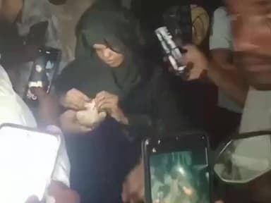 बच्चा चोरी की आशंका में पकड़ी गई महिला, पुलिस कर रही है जांच