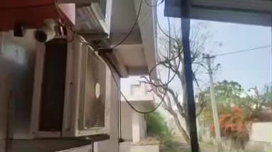 मारवाड़ जंक्शन: मारवाड़ जंक्शन के धापूदा होटल की चौथी मंजिल पर गिरी आकाशीय बिजली, मची अफरा-तफरी, जल गई बैंक ऑफ़ बड़ौदा की केबले