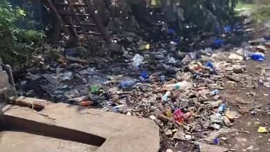 కాగజ్నగర్: కాగజ్ నగర్ బస్టాండ్ లో చెత్త చెదారం