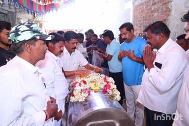 వర్ధన్నపేట: 44వ డివిజన్ కు చెందిన కాంగ్రెస్ కార్యకర్త మరణించగా నివాళులు అర్పించిన ఎమ్మెల్యే కె.ఆర్ నాగరాజు