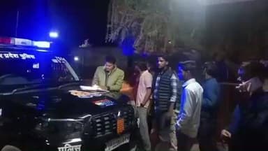 राठ: नौहाई गेट के पास तेज रफ्तार बाइक और स्कूटी की भिड़ंत में 2 भाई व बहन सहित 4 लोग गंभीर रूप से घायल