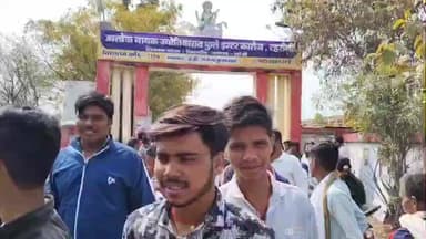 टेहरोली: टहरौली में हाईस्कूल की प्रथम पाली में हिंदी का पेपर देकर लौटे छात्रों-छात्राओं के चेहरे खिले