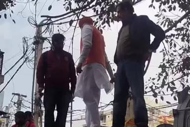 सिविल लाइन्स: तिमारपुर में सफाई व्यवस्था को लेकर विधायक सूर्य प्रकाश खत्री ने अधिकारियों को निर्देश दिए