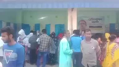 মুরারই ২: পাইকরে বিডিও অফিসে রেজিস্ট্রেশন ক্যাম্পে বাংলার যুব সাথী,লক্ষী ভান্ডার প্রকল্পের নাম নথিভুক্ত করার কাজ চলছে