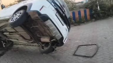 અંજાર: હાઇવે પર કાર અને છકડા વચ્ચે ગંભીર અકસ્માત,ચાલક ઈજાગ્રસ્ત