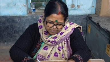 হরিপাল: বলরামবাটী কার্যালয়ে ‘জনতার দরবার’: বুধবার সকালেই মানুষের সঙ্গে সাক্ষাৎ বিধায়িকা করবী মান্নার