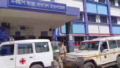 নবদ্বীপ: নবদ্বীপ শ্মশানঘাট সংলগ্ন এলাকা থেকে উদ্ধার হওয়া অজ্ঞাতপরিচয় ব্যক্তির দেহ ময়না তদন্তের জন্য শক্তিনগর মর্গে পাঠাল পুলিশ