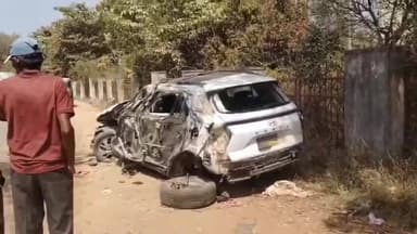 ದೊಡ್ಡಬಳ್ಳಾಪುರ: ಇಟಗಲ್ ಪುರದ ಬಳಿ ಡಿವೈಡರ್ ಗೆ ಕಾರು ಡಿಕ್ಕಿ ಮೂವರಿಗೆ ಗಂಭೀರ ಗಾಯ